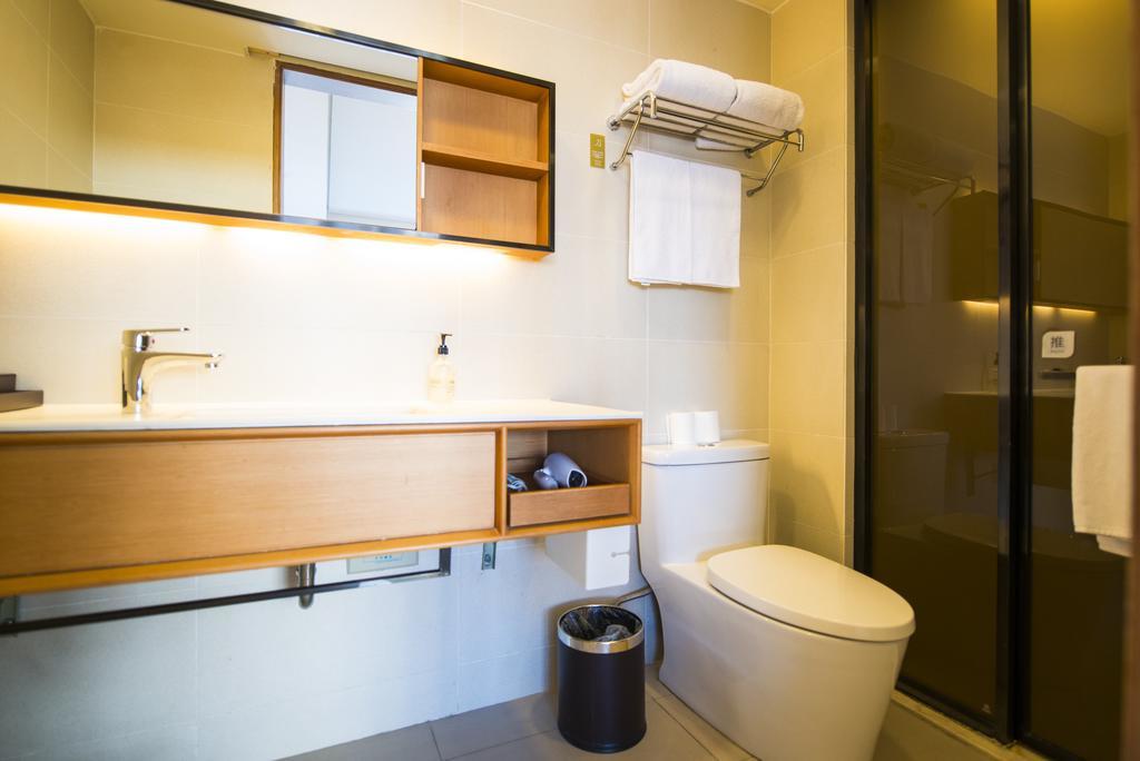 Ji Hotel Shanghai Lujiazui Экстерьер фото